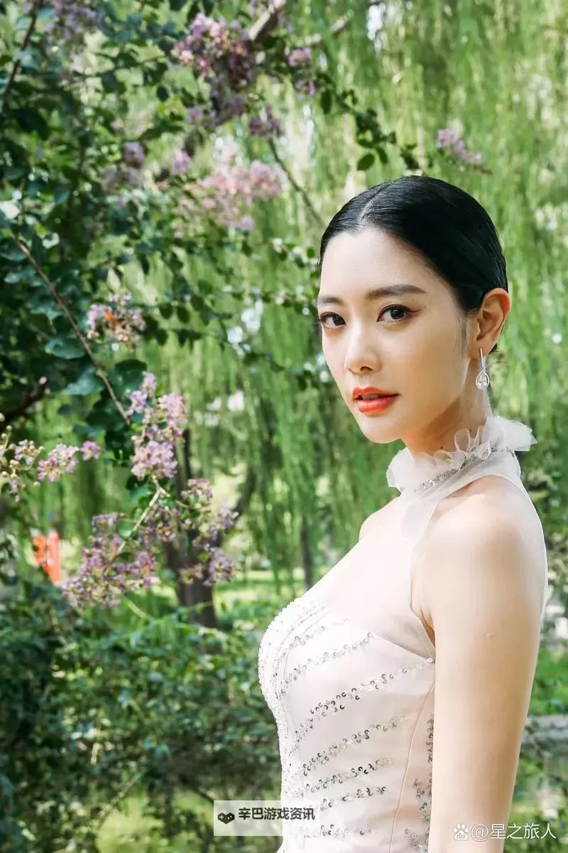 亚洲美女高清第一网站:高清美图尽享视觉盛宴图1