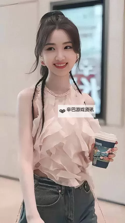 校园青春笑话：啊啊啊校花公交车上的奇遇图1