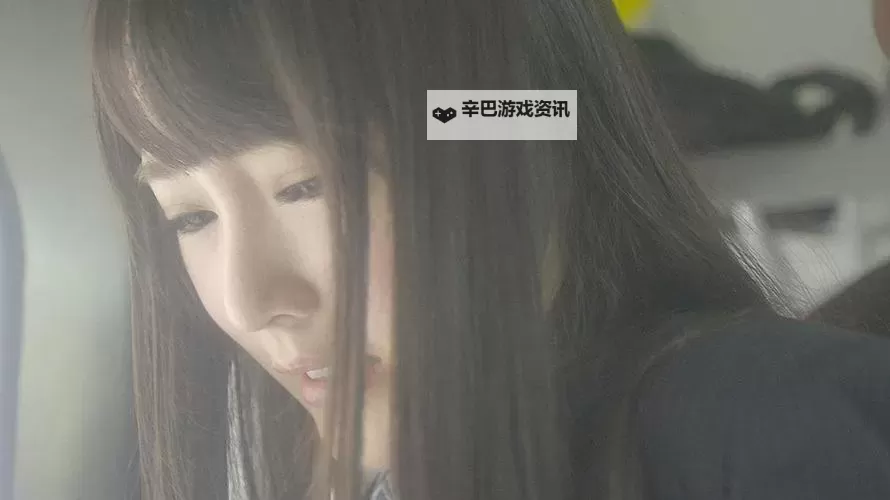 《乳揉みま痴汉電車》:地鐵上的禁忌與暧昧之旅图1