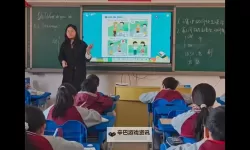 在英语课上用J插英语课代表的趣味教学探秘