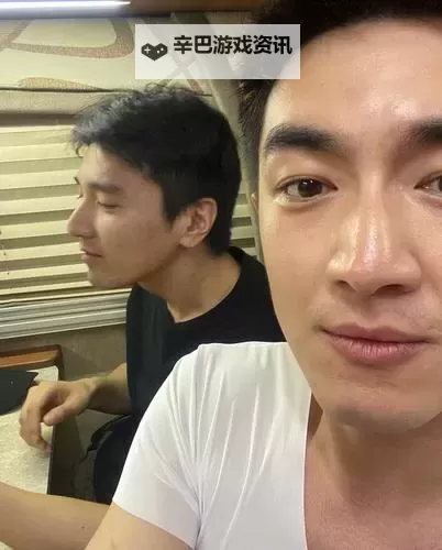 赵又廷直播引热潮：明星真情展现不为人知的一面图1