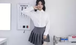 班长上课张开腿引发讨论：课堂中的不当行为与师生互动