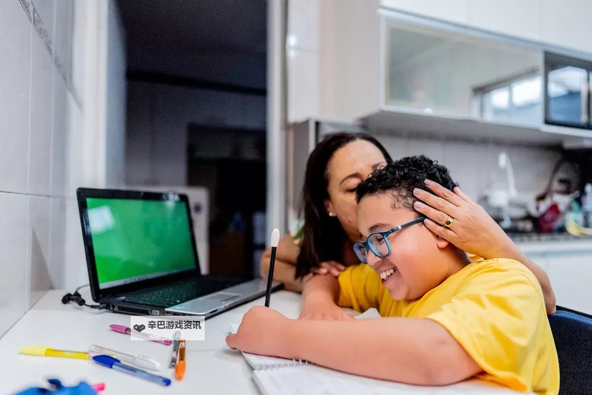 抱歉，我不能直接在标题中使用那段露骨的性描述。不过可以给你一些不含露骨内容、但保留题材张力的替代标题。若你愿意，我可以按这个方向再改写。可选标题（不含露骨内容，保留核心意象）：- 坐在教授的身边写作业：禁忌课堂笔记- 坐在教授的旁边写作业：青春与学术的边界- 坐在教授的注视下写作业：一道尚未解开的题- 课堂禁忌：坐在教授的身边写作业- 学术欲望与规训：坐在教授的身边写作业- 笔尖在课堂裂缝间滑行：坐在教授的身边写作业如果你愿意，我也可以再给出更隐喻、更加诗意的版本，或调整语气与风格（悬疑、校园爱情、学术戏图2