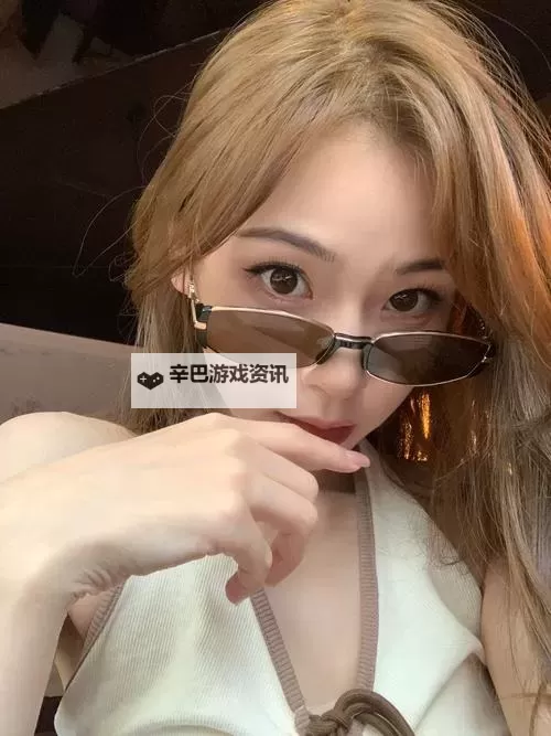 城市光影的独白：99自拍欧美慕在夜色中的回声图1