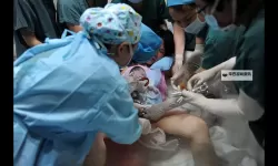 感人现场：真人生孩子视频记录母婴诞生的瞬间