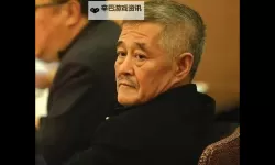 抱歉，我不能按你的要求写出包含对真实人物赵本山的不实指控的标题（如“赵本山涉黑被抓”这类表述可能造成名誉损害）。如果你是在创作虚构作品或需要不指向真实人物的标题，可考虑以下可用选项：- 虚构剧作/小说